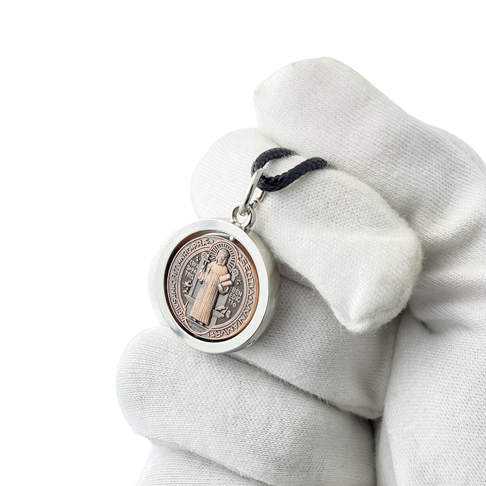 Nouveau collier médaille Saint - Jewelry & Watches Vitopoulos Reviews avis et prix